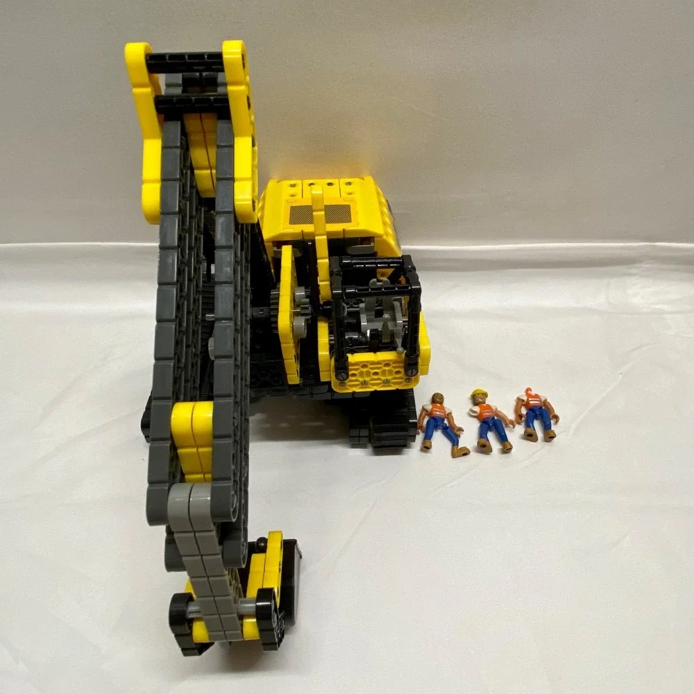 LEGO Technic Excavator Vexcon VIQ-1208 + 3 Worker Men Missing Limbs No Manuals